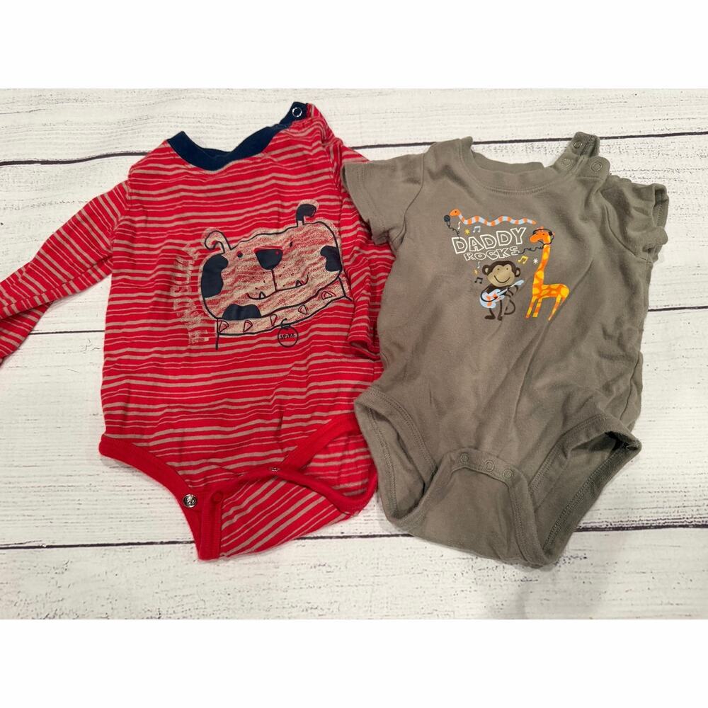 2 Circo Onesies Size 9 months Guc